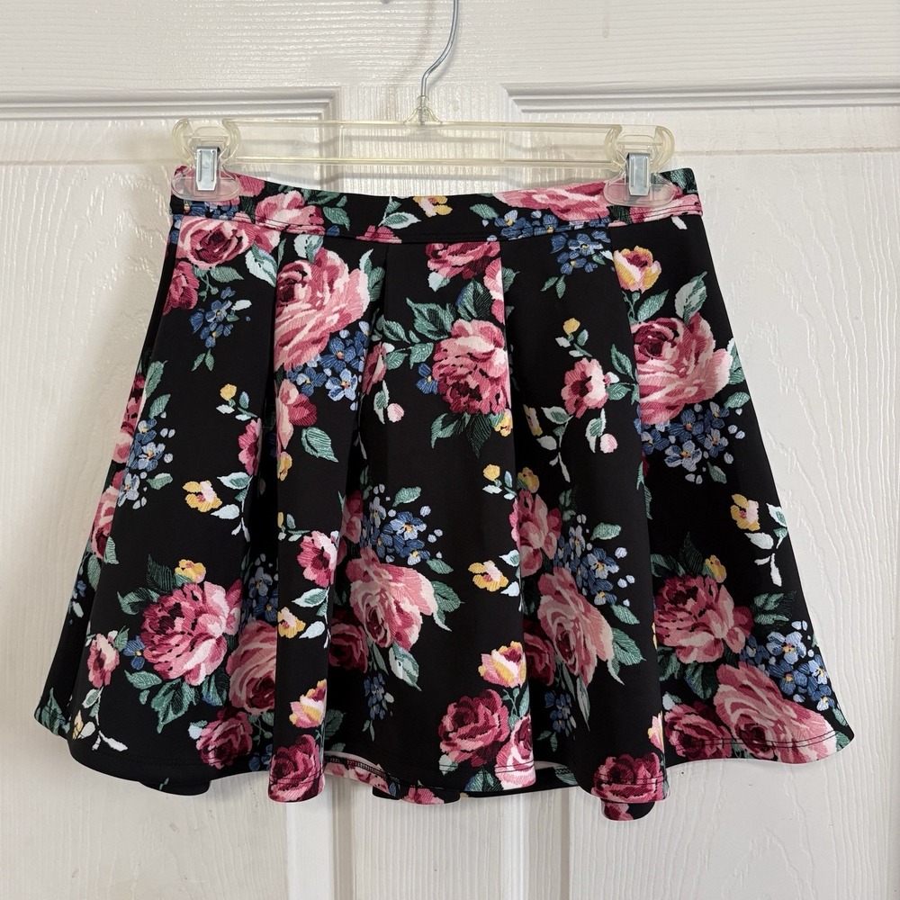 NWT Abercrombie Kids Girls Skater Skirt 13/14  Black Floral Pleated Stretch